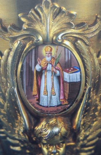 Vyobrazenie sv. Bystríka na kalichu viedenského zlatníka z roku 1859, ktorý patrí nitrianskej katedrále sv. Emeráma
